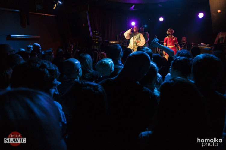 Kapela Monkey Business řádila v Café Klubu Slavie