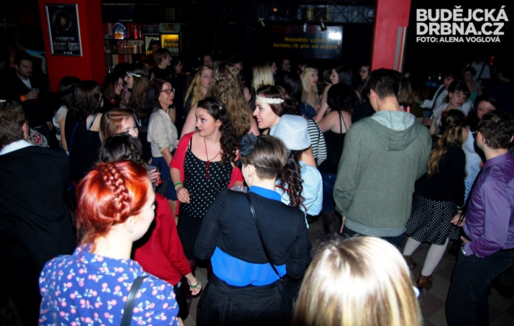 Electroswing nenechal nikoho chvíli v klidu