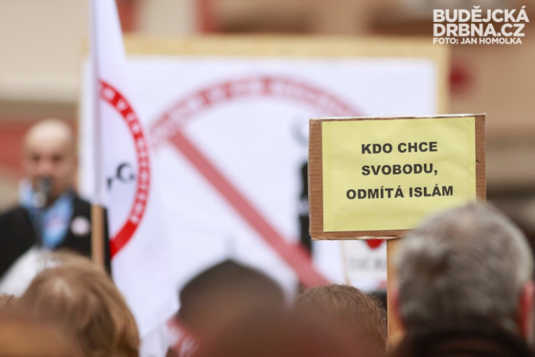 V Budějcích protestovali proti islámu