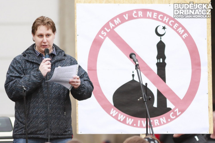 V Budějcích protestovali proti islámu