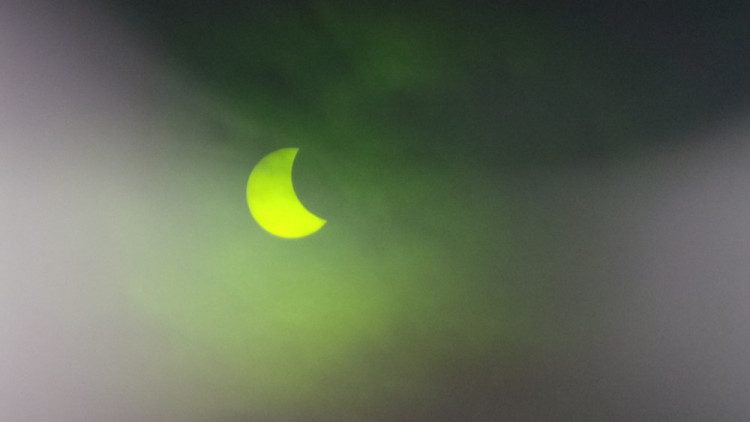 Částečné zatmění Slunce. Foto: Dominik Svach