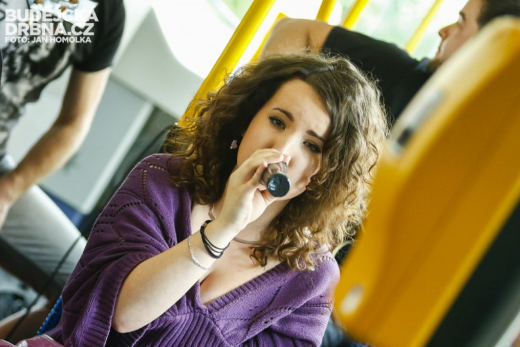 Studenti konzervatoře hrají v MHD