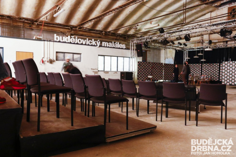 11:55 - Střepy a chlebíčky