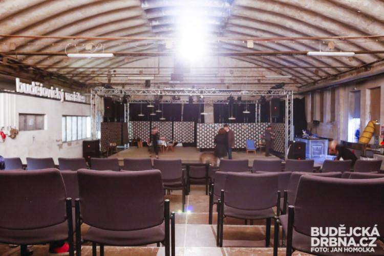 11:55 - Střepy a chlebíčky