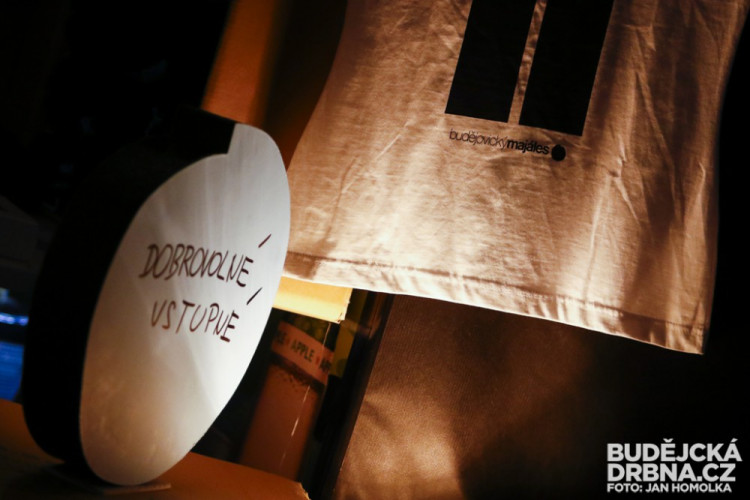 11:55 - Střepy a chlebíčky