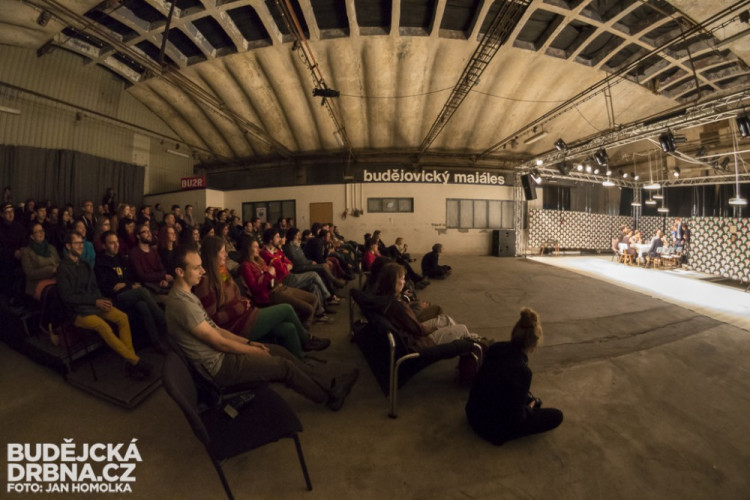 11:55 - Střepy a chlebíčky