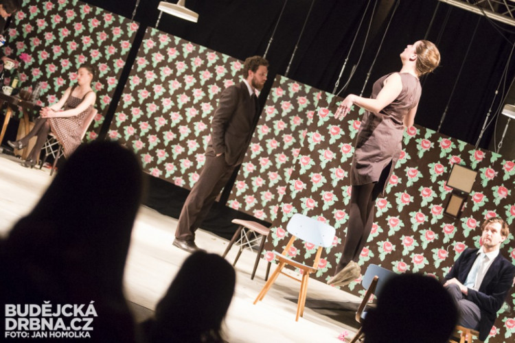 11:55 - Střepy a chlebíčky