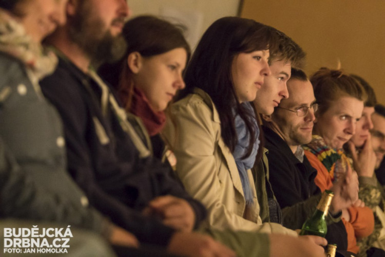 11:55 - Střepy a chlebíčky