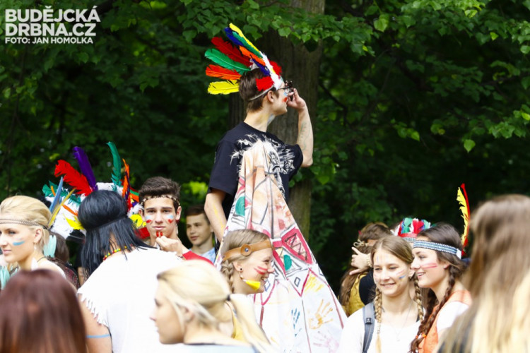 Průvod Budějovického Majálesu 2015