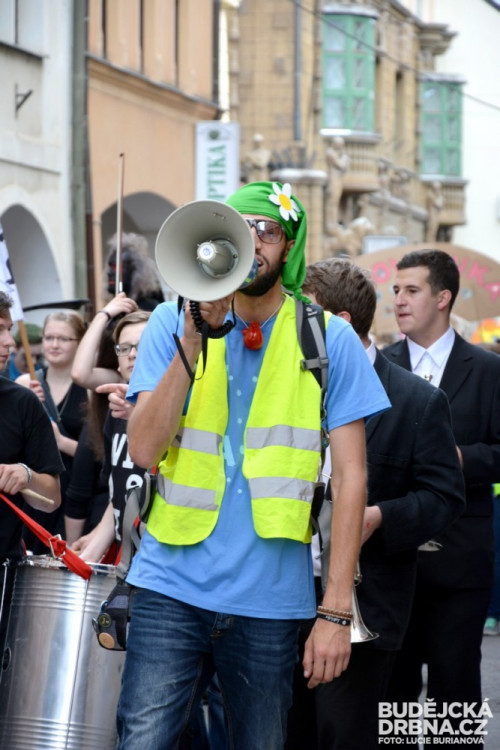 Průvod Budějovického Majálesu 2015