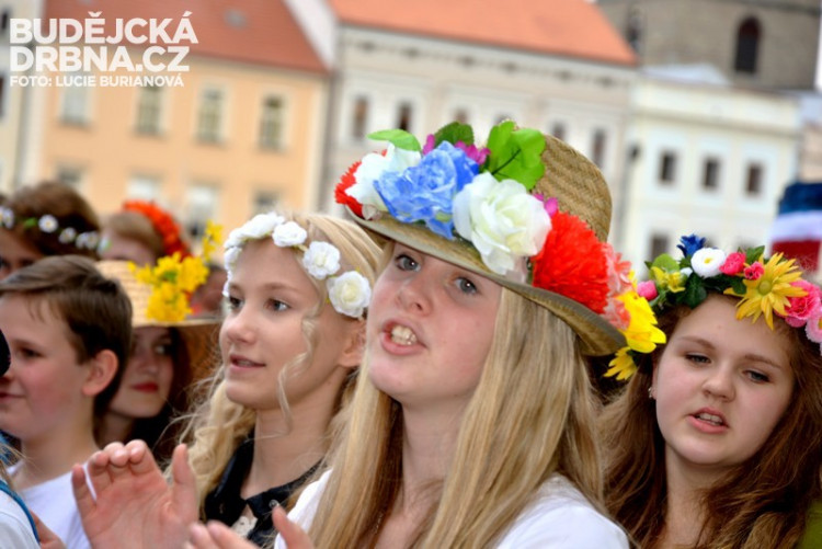 Průvod Budějovického Majálesu 2015