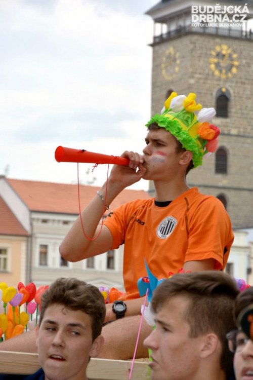 Průvod Budějovického Majálesu 2015