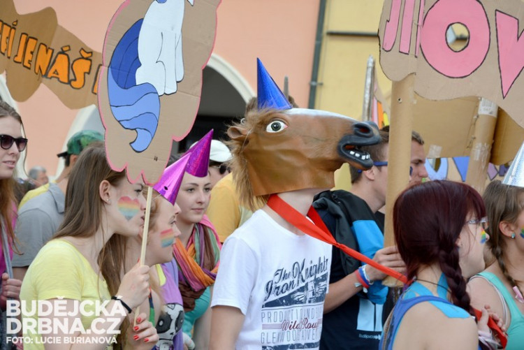 Průvod Budějovického Majálesu 2015