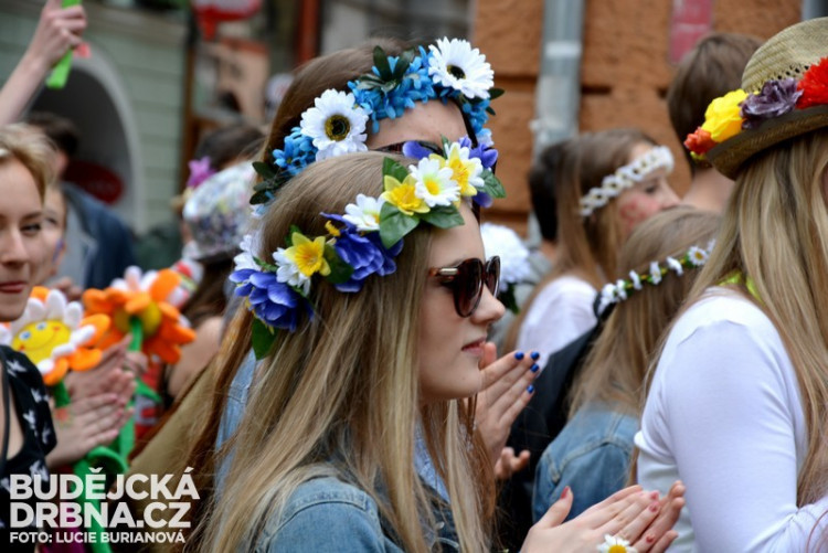Průvod Budějovického Majálesu 2015