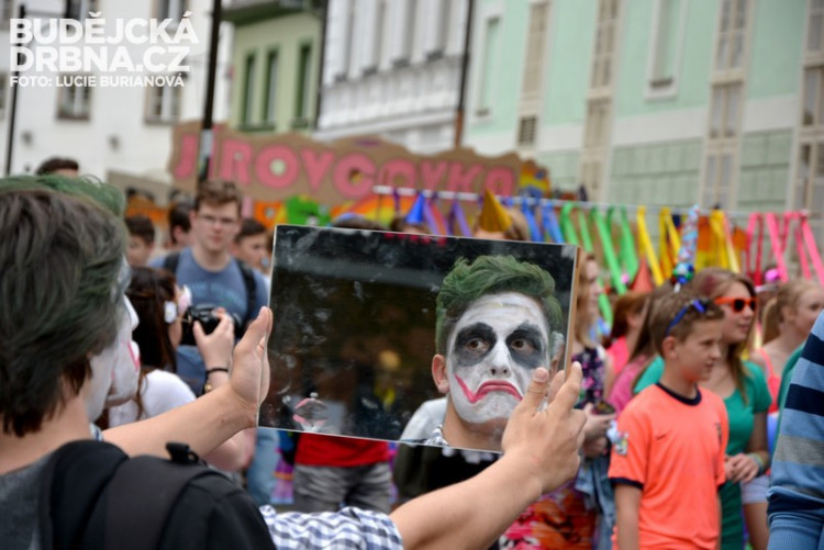 Průvod Budějovického Majálesu 2015