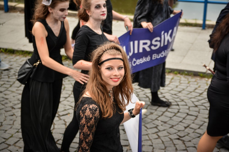 Průvod Budějovického Majálesu 2015. Foto: Dominik Svoboda