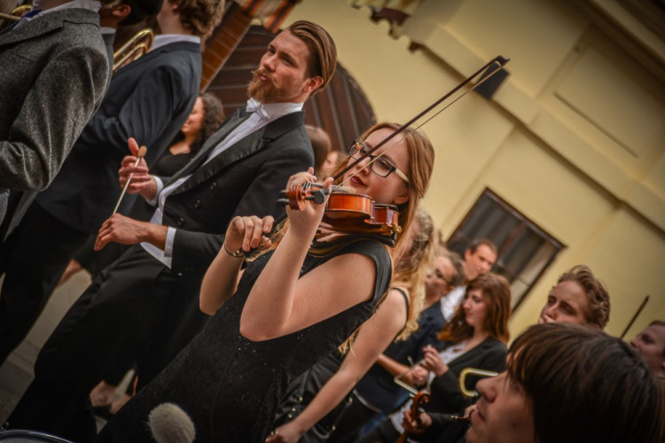 Průvod Budějovického Majálesu 2015. Foto: Dominik Svoboda