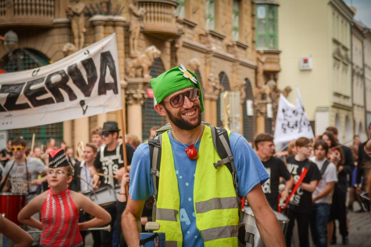 Průvod Budějovického Majálesu 2015. Foto: Dominik Svoboda