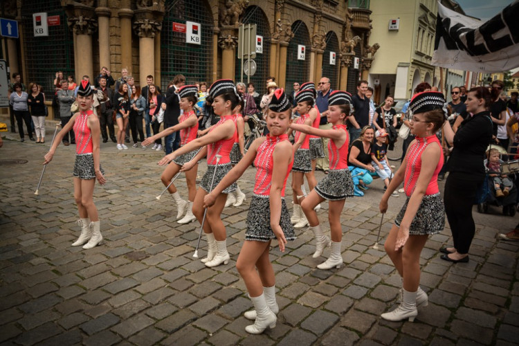 Průvod Budějovického Majálesu 2015. Foto: Dominik Svoboda