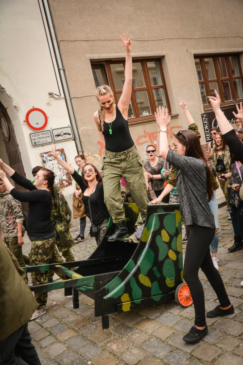 Průvod Budějovického Majálesu 2015. Foto: Dominik Svoboda