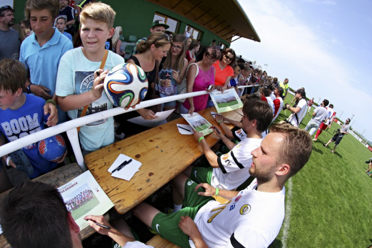 8. ročník charitativní exhibice Mádl Teamu. Foto Josef Vyšata/joevysataphoto.cz