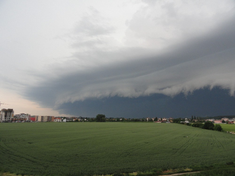 Čtenářská fotogalerie - nedělní bouře vašima očima
