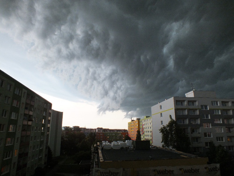 Čtenářská fotogalerie - nedělní bouře vašima očima