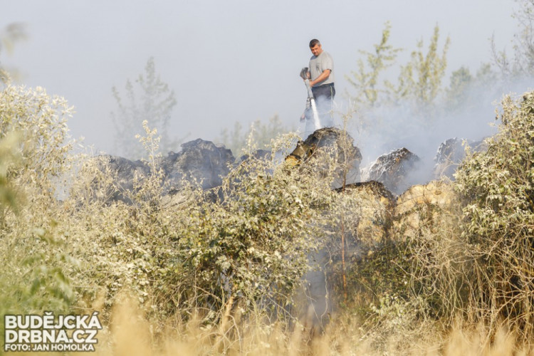 Požár nelegální skládky v Budějcích