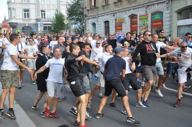 Pochod fanoušků Hajduku Split Libercem