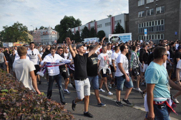 Pochod fanoušků Hajduku Split Libercem