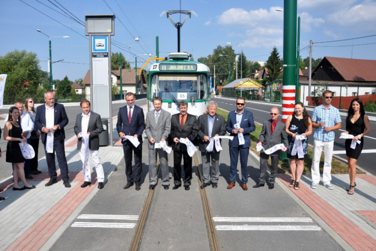 Slavnostní zahájení provozu na zrekonstruované trati do Jablonce