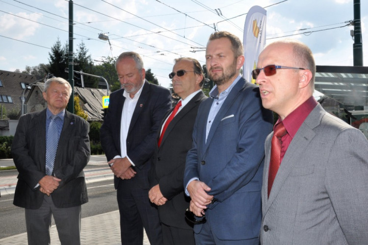 Slavnostní zahájení provozu na zrekonstruované trati do Jablonce