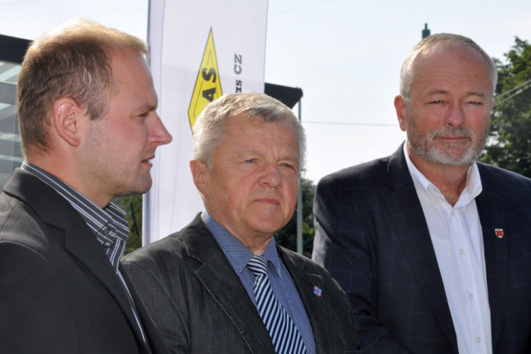 Slavnostní zahájení provozu na zrekonstruované trati do Jablonce