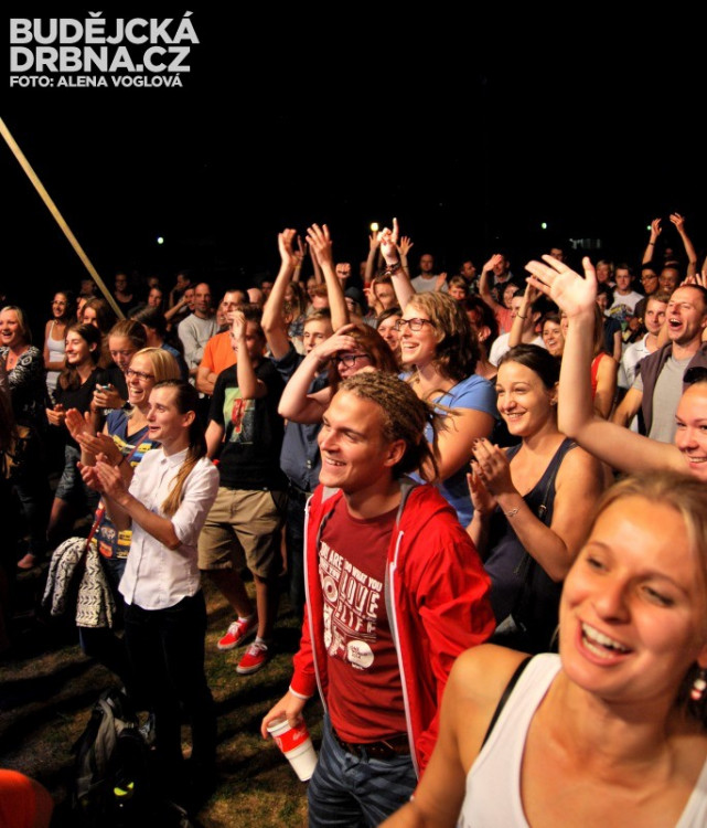 Bottle Boys publikum perfektnō rozż†dili