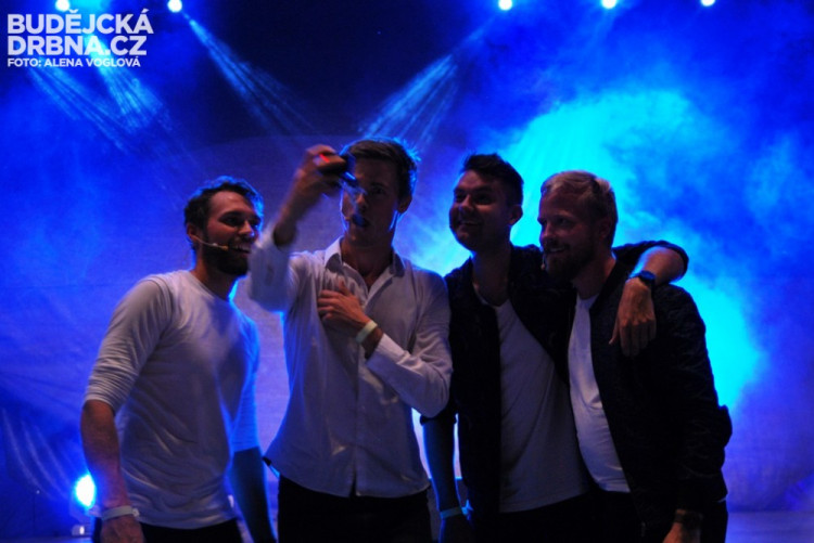 Bottle Boys se fotili na youtube