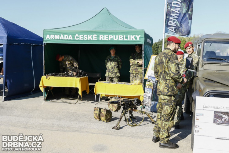 Den otevřených dvěří Letiště ČB