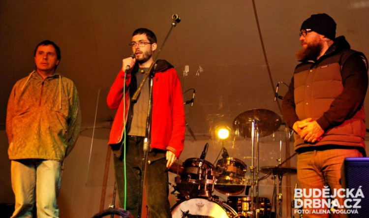 Slova díků a osvětu o akci přednesli zástupci Hnutí DUHA