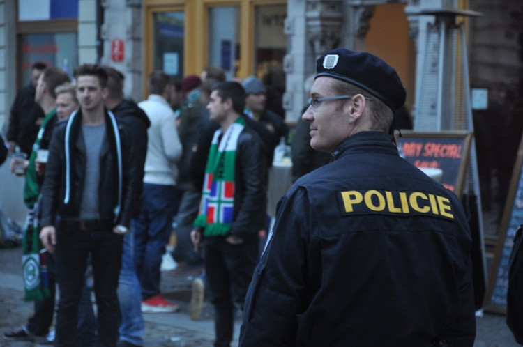 Libercem prošel pochod fanoušků Groningenu, policie musela zasahovat