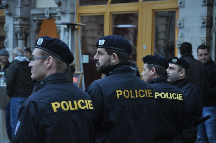 Libercem prošel pochod fanoušků Groningenu, policie musela zasahovat