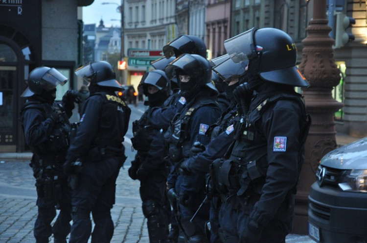 Libercem prošel pochod fanoušků Groningenu, policie musela zasahovat