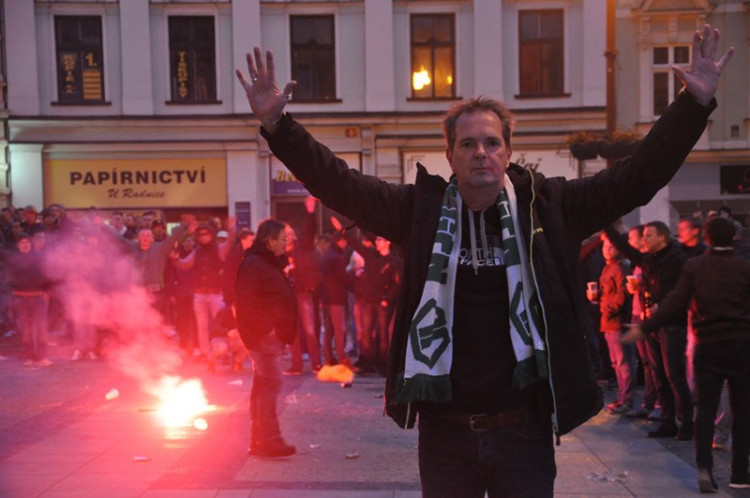 Libercem prošel pochod fanoušků Groningenu, policie musela zasahovat