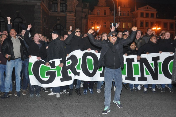Libercem prošel pochod fanoušků Groningenu, policie musela zasahovat