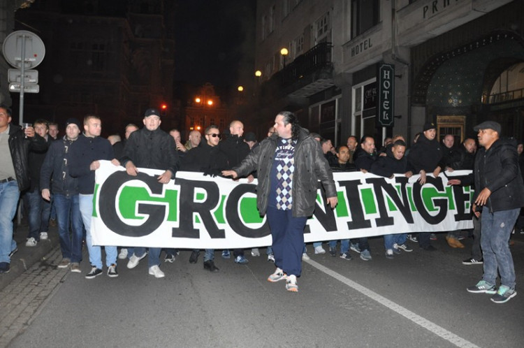 Libercem prošel pochod fanoušků Groningenu, policie musela zasahovat