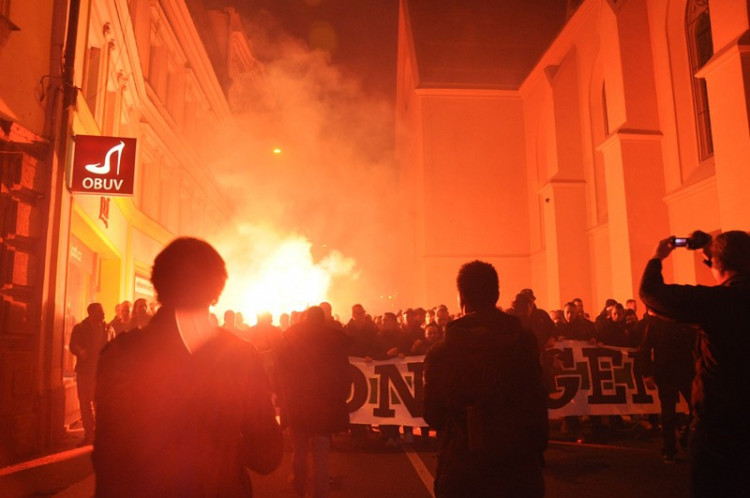 Libercem prošel pochod fanoušků Groningenu, policie musela zasahovat