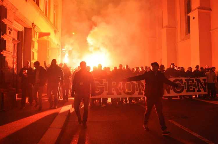 Libercem prošel pochod fanoušků Groningenu, policie musela zasahovat
