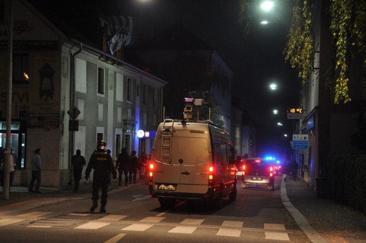 Libercem prošel pochod fanoušků Groningenu, policie musela zasahovat