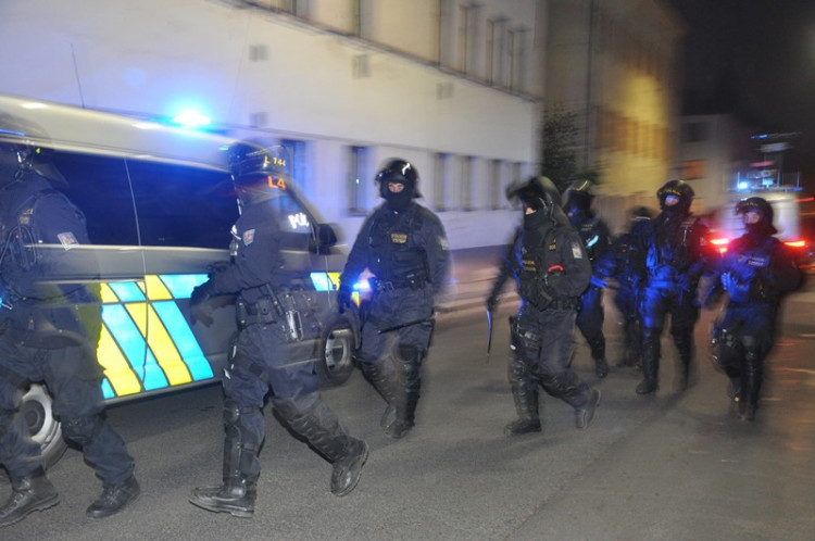 Libercem prošel pochod fanoušků Groningenu, policie musela zasahovat