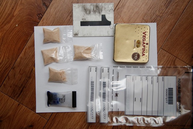 Policie rozkryla další gang výrobců a distributorů pervitinu