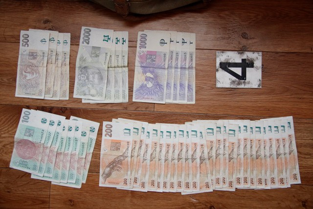 Policie rozkryla další gang výrobců a distributorů pervitinu