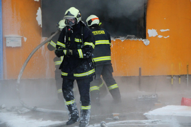 Požár v továrně Agba